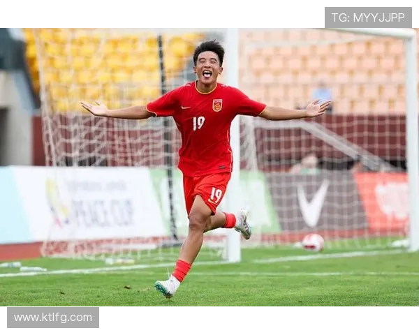 国足热身赛逆转取胜新星闪耀全场展现球队崭新战术风貌