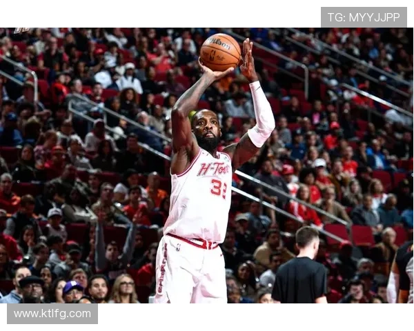 火箭队主场擒胜，保持不败纪录